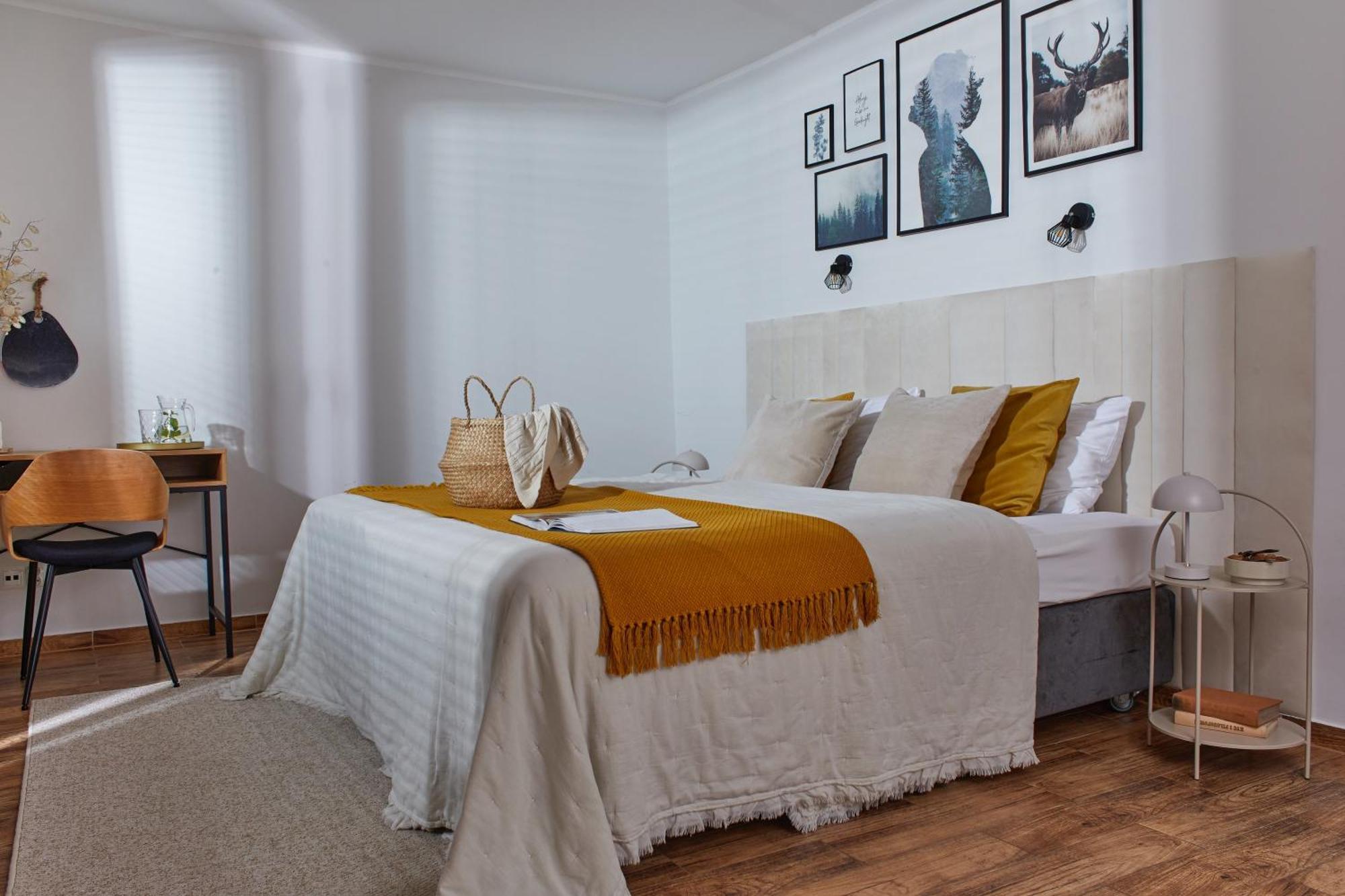 Oh Deer! Apartment Jelenia Gora Bagian luar foto